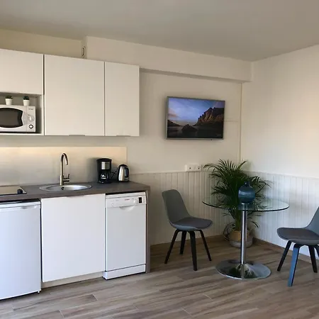 Emeraude Croisette アパート カンヌ