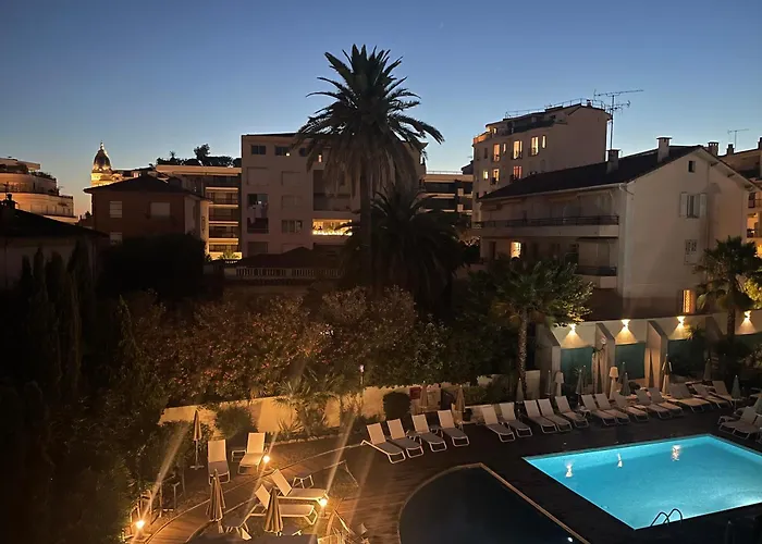 Emeraude Croisette アパート カンヌ